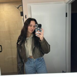 Meet your Posher, Jenna